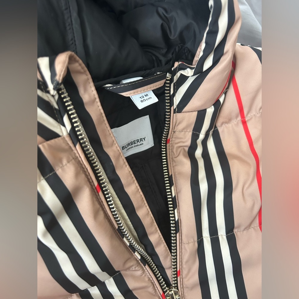 BURBERRY SNOW SUIT 12 months.